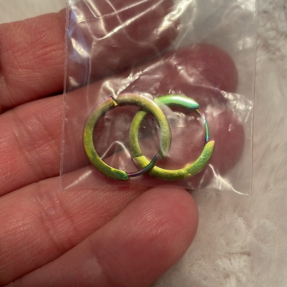 Set of 6 large multicoloured hoop earrings from Morotole NIB - Picture 7 of 9